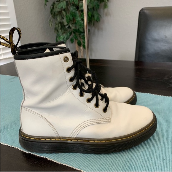 Dr. Martens white combat boots. Size 7 ladies - Picture 4 of 6